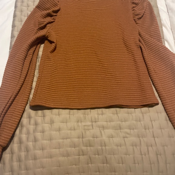 Sweater - Picture 4 of 4